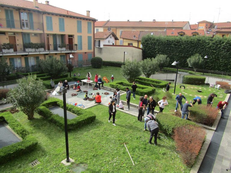 giardino corte famiglie