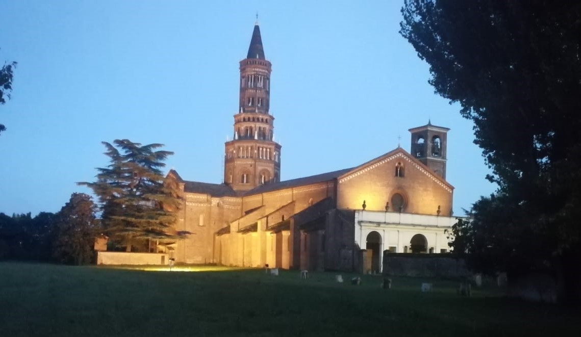 abbazia all imbrunire